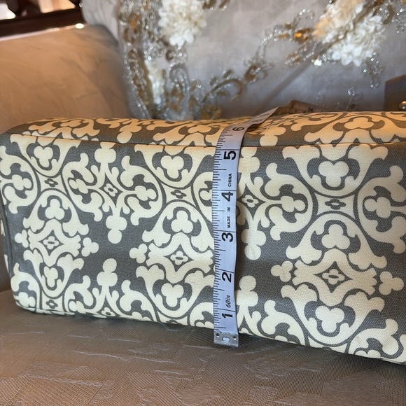 Petunia Pickle Bottom city carryall diaper computer bag very spacious waterproof - Picture 9 of 15